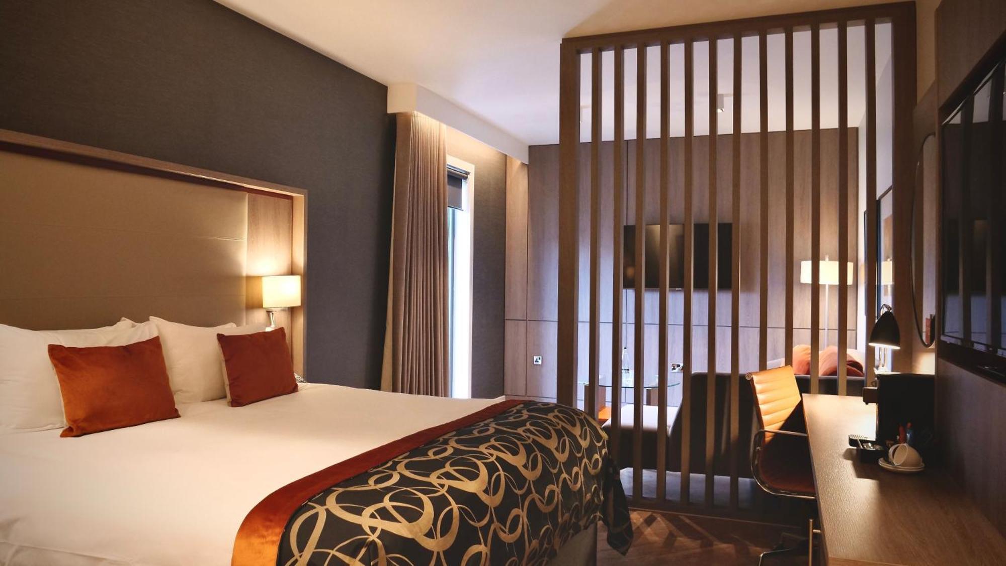 Clayton Hotel Manchester City Centre Dış mekan fotoğraf A room at the hotel